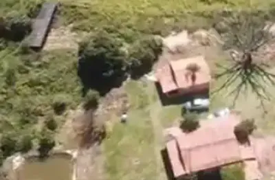 Fazenda disponi?vel pra venda no munici?pio de luziania. goia?s.  32 alqueires.  valor 6.000.000.00 casa sede casa de caseiro  toda cercada com estacas de arroeira e no arame liso. com 11 divisa?o de 