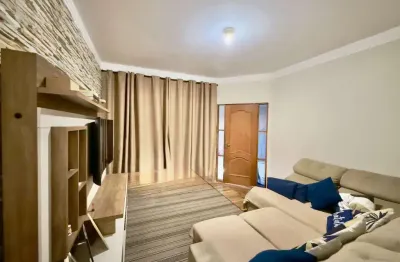 Casa à venda em hortolândia-sp: 2 quartos, 2 salas, 1 banheiro, 2 vagas de garagem, 107m² no jardim interlagos!