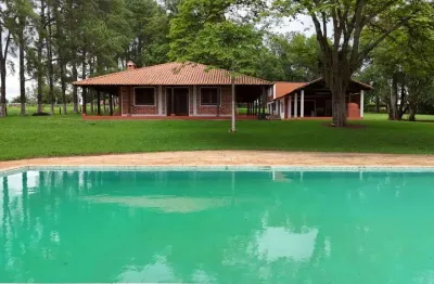Sitio em tatui   ?1,98 alqueires  ?48.000m2  ?bairro guarapó  ?casa sede avarandada  ?3 quartos sendo 2 suítes  ?móveis planejado nos quartos  ?sala  ? cozinha americana  ?sala de estar + lareira  ? á