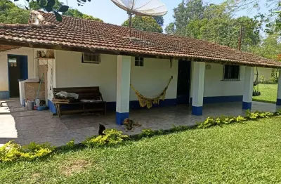 Imperdível: sitio à venda em tatuí-sp com 2 quartos, 2 salas, 1 banheiro, 3 vagas de garagem e 48.400,00 m² de área. confira já!