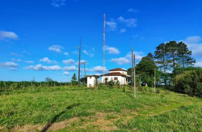 Sítio a venda na região de sorocaba-sp ??   localizada no município de pilar do sul-sp  área total 36 alqueires   22 alqueires em pasto   terra vermelha   topografia levemente ondulada   rica em água,