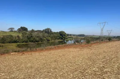 Oportunidade de negócio  uma área rural  em avaré,  são 177 alqueires sendo que a última atividade estava em cana, estava com 140 alqueires, mas hoje terminado e cancelado o contrato. propriedade tem 
