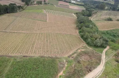Sítio a venda em são miguel arcanjo-sp ??   área total 9,77 alqueires   aproveitamento 8 alqueires   topografia leve ondulada   100% tratoravel   solo misto   boa em água, açude e nascente  benfeitori