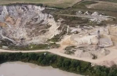 Fazenda com porto de areia a venda na região de itapetininga-sp ??   localizada no município de campina do monte alegre   porto de areia está em pleno funcionamento   atuando e consolidada a 25 anos n