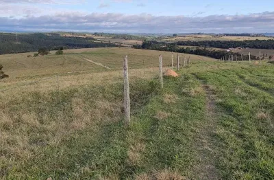Fazenda à venda em alambari-sp, zona rural: 3 quartos, 3 salas, 3 banheiros, 5 vagas de garagem! 150,00 m² de área!