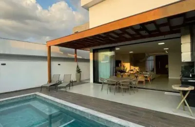 Casa térrea 339m2 4 suites, sala, cozinha, banheiro, 2 vagas cobertas 2 descobertas, quintal, 394 metros de terreno, energia fotovoltaica, piscina aqu