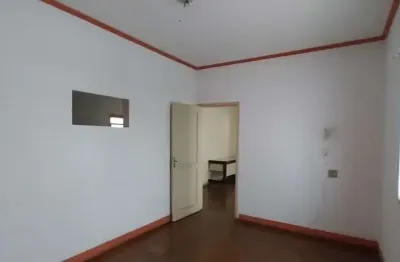 Casa térrea 126m2 3 dorms, sala ampla, cozinha, banheiro, região central de jacareí próximo a supermercados, shopping, escolas. farmácias e muito mais