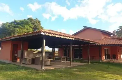 Fazenda de luxo à venda em paracatu-mg: 3 quartos, 2 suítes, 4 salas, 3 banheiros, 10 vagas, 7.800.000,00 m² de área!