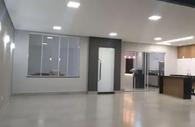 Casa térrea 187,65 m, terreno 250 m 3 suítes, 5 banheiros,  escritório c/ ar-condicionado, cozinha, sala estar e jantar c/ pé direito alto, área servi