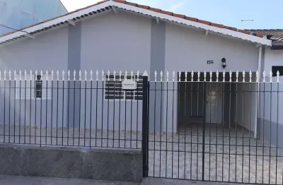 Casa térrea 137m2 3 dorms 1 suíte, banheiro, cozinha, sala jantar/tv, lavanderia, quintal, 1 vaga coberta, 2 descoberta, área gourmet