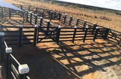 Fazenda 1041 hectares buriti queimado são 4 escrituras. distante 45 km de arinos (10 km asfalto) 300 de brasília  200 de unai 290 de joão pinheiro.  1