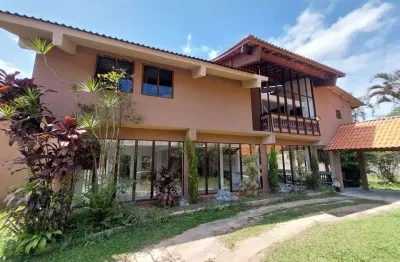 Chácara 2900m2 casa duplex 811m2 8 dorms 3 suítes, 10 banheiros, salas, cozinhas, área gourmet c/churrasqueira, fogão e forno a lenha, piscina, lareir
