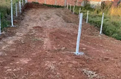 Vende-se terreno medindo 300m² (10x30).  localizado no bairro jardim novo horizonte, em tatuí-sp, 10 minutos do centro da cidade.   terreno escriturad