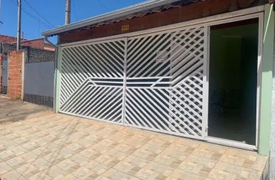 Casa térrea 75m2 2 dormitórios  sala de estar  cozinha (inteira azulejada) área de serviço coberta quintal com piso frio garagem coberta com 02 vagas