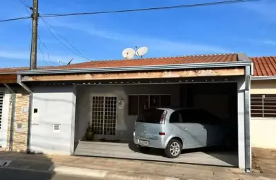 Casa térrea 80m2 3 dorms, sala, cozinha c/armários, área de serviço, 2 banheiros, área gourmet c/churrasqueira e pia, portão eletronico, 2 vaga cobert