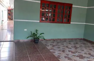 Casa 100m2 2 dorms sala de estar sala de jantar cozinha área de serviço banheiro social corredor lateral área de churrasco com pia vagas cobertas duas