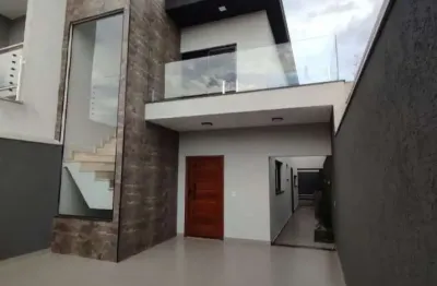 Casa duplex 155,37m2 3 dorms 1 suíte, sala estar/jantar, cozinha, banheiro, 3 vagas descobertas, área de serviço, piscina, quintal, terreno 180m2
