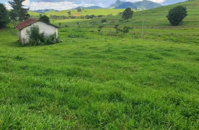Fazenda 96 alqueires 233 há municipio de itajuba 4 km da rodovia .pedida de porteira aberta $ 10.000.000.00 porteira fechada com 330 vacas nelore 2 tr
