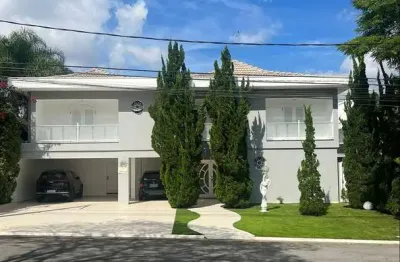 Casa duplex 5 suítes, lareira, área gourmet c/forno a lenha, piscina aquecida iluminada, salão, 6 vagas, sala, cozinha