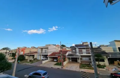 Sobrado 180m2 3 dorms 1 suíte c/closet, sala ampla 2 ambientes, cozinha planejada, 2 banheiros, 2 vagas cobertas, lavanderia, espaço gourmet, quintal