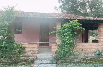 Chácara 48.000m2 casa 80m2 2 dorms, sala, cozinha, banheiro, 6 tanque, outra casa sem terminar mini campo pomar horta cocheira, troca por carro/casa