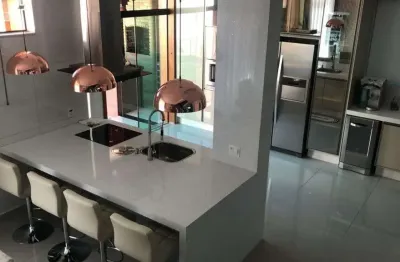 Casa duplex 270m2 4 suítes 1 master, lavabo, cozinha americana, banheiro área serviço, despensa, piscina, espaço gourmet, sala 2 ambientes, lavanderia
