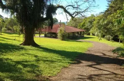 Fazenda ortigueira 150 alqueires, 90 pasto,10 soja,1 sede,1 casa caseiro,1 mangueira gado de corte,1 mangueira leite,22 tanques,1 pedreira basalto