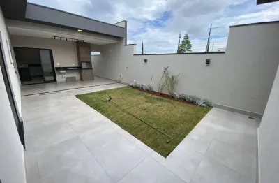 Casa térrea 150m2 3 dorms,1 suíte,banheiro,cozinha ampla armarios embutidos,2 vagas cobertas 2 descobertas