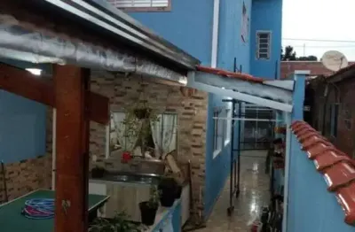 Casa sobrado 120m2, 2 dormitórios, cozinha planejada, garagem fechada coberta, porão com 30m2, área gourmet com churrasqueira, ótima localização
