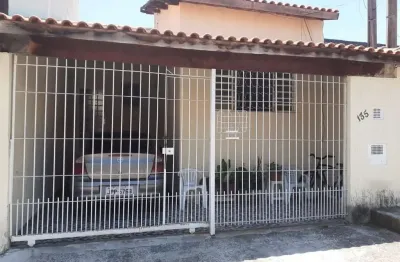 Casa 82m2, 2 dormitórios, 1 banheiro, 1 vaga coberta, terreno de 126m2, ótima localização, churrasqueira, moveis planejados, quintal