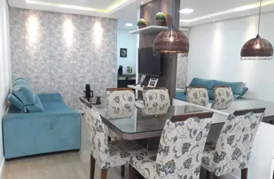Casa 60m2, 2 dormitórios, 1 suíte, 1 banheiro social, moveis planejados em todos comodos, 2 vagas cobertas, quintal com jardim, ótima localização