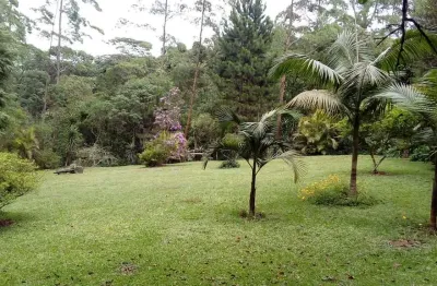 Terreno de 1800m2, ótima localização, pronto para construir