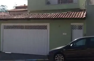 Casa sobrado 310m2 em condomínio fechado, 3 dormitórios, 1 suíte, 1 escritório, 5 banheiros, 4 vagas cobertas, ótima localização