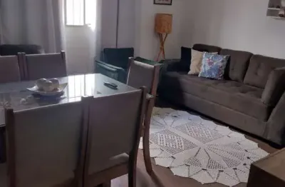 Casa 65m2, 2 dormitórios, 1 banheiro, cozinha americana, moveis planejados, lavanderia coberta, espaço de garagem, ótima localização
