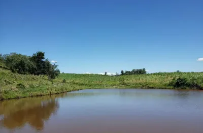 Sítio 23 alqueires, rico em água com lago com peixes, fácil acesso, ótima localização, 80% aproveitavel, topografia boa, terra mista