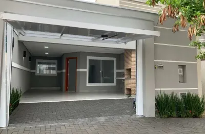 Casa 120m2, 3 dormitórios, 1 suíte, cozinha americana, área gourmet com churrasqueira, acabamento em porcelanato, 2 vagas, ótima localização