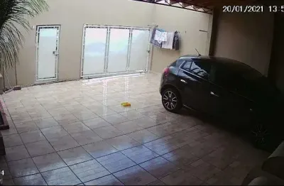 Casa 105m2, 2 dormitórios, 1 banheiro, cozinha planejada, 3 vagas de garagem cobertas, terreno de 150m2, ótima localização