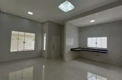 Casa nova 121m2, 3 dormitórios, 1 suíte, cozinha americana, acabamento em porcelanato, 2 vagas cobertas, quintal, jardim, ótima localização