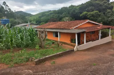 Chácara 16.000m2, 4 mil pés de café plantados, casa sede com 2 suítes, cozinha americana, pomar, horta, área gourmet com churrasqueira e fogão a lenha