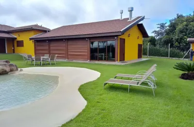 Sítio 20 alqueires, rico em água com açude, 28 cocheiras, 4 baias, casa sede com 4 suítes, casa de caseiro, piscina, alojamento, poço artesiano,