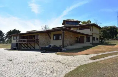 Sítio 33 alqueires, casa sede triplex 1500m2, 5 dormitórios, 5 suítes, 1 c/ closet, área de lazer completa, piscina coberta, 5 represas com peixes