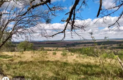 Chácara 1,4 alqueires, casa sede simples, ótima localização, área verde, quartinho com espaço de ordenha