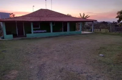 Sítio 1 alquere,bem cercado,facil acesso,cheio de vida,casa 3 dorms,sala,cozinha,banheiro,lavanderia,3 vagas garagem