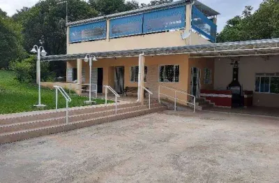 Chacara 1600m2 casa 2 suites,cozinha grande,salão de jogos,churrasqueira,salão de festas,piscinas,árvores frutiferas,poço artesiano,toda gramada