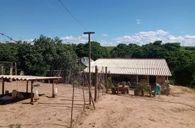 Chacara 2 alqueires,casa simples 80m2 2 dorms 1 wc,sala,cozinha,lavanderia,7 km do asfalto,agua,luz