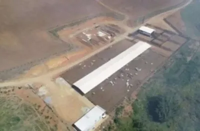 Excelente fazenda com sistema de confinamento a venda na região de são josé dos campos - sp ??   área total de 256 hectares ou 105 alqueires paulist