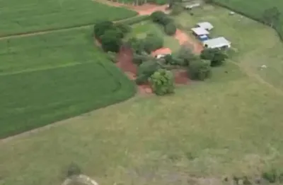 *excelente fazenda a venda em itaporanga - sp* ??   formação: agricultura e pecuária bovina   área total: 128 alqueires  agricultura: 115 alqueires  restante: pasto, app e reserva   topografia: plana 