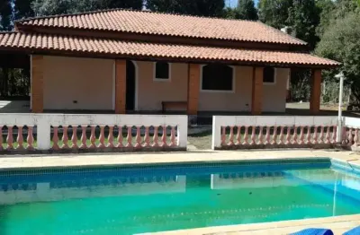 Chácara 1.490 metros quadrados casa  3 dormitório  1suite  sala cozinha banheiro piscina  área gourmet  churrasqueira  salão de jogos poço artesiano  documentação ok km 93 da castelo branco porto feli