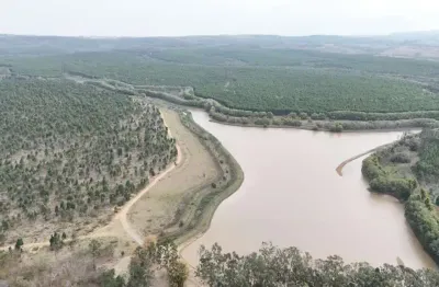 *excelente fazenda com eucalipto a venda na região de tatuí-sp* ??   área total: 469,82 hectares ou 194,14 alqueires paulista   em eucalipto: 256 hectares ou 106 alqueires (aproximadamente)  idade: 2 