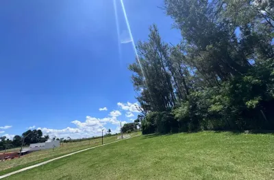 Terreno em condomínio de luxo em jaguariúna-sp, 400m², localizado no bairro colinas do castelo